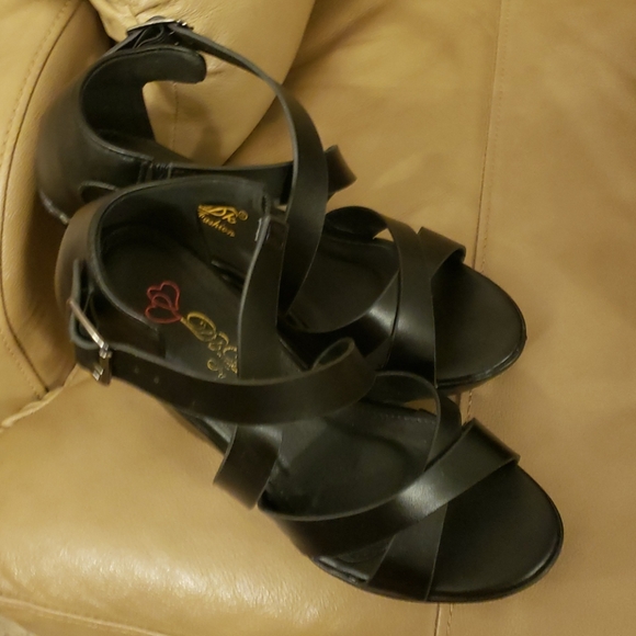 Woman sandals - Picture 2 of 2